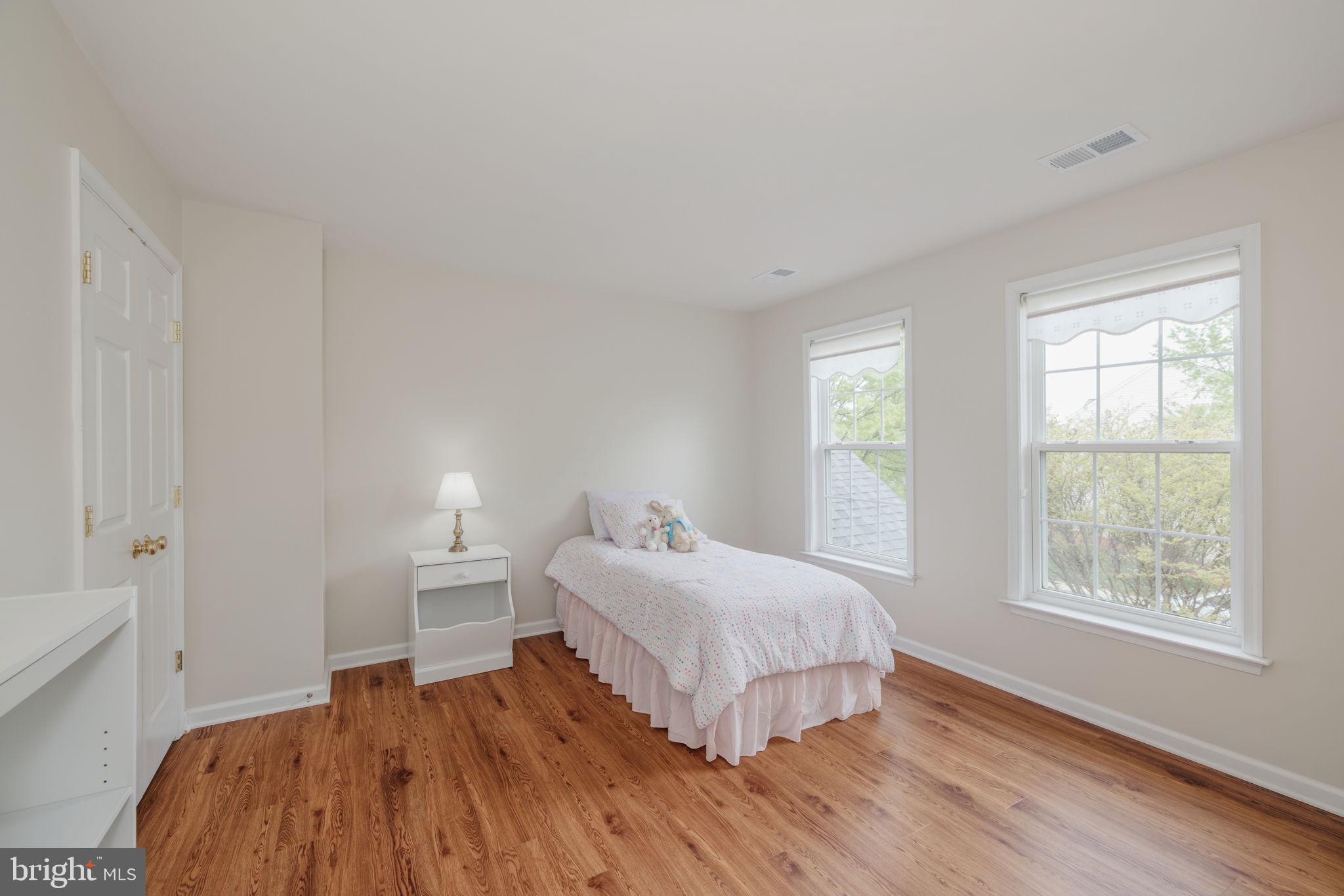 LAUREL HILL - Residential