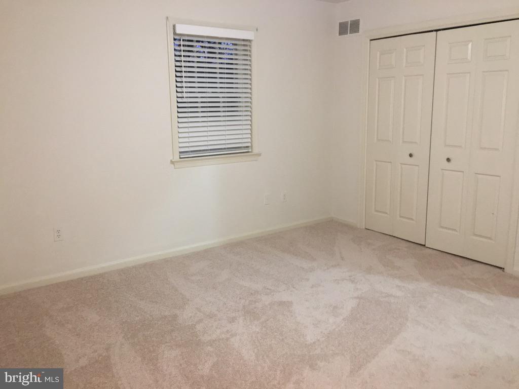 KENWOOD FOREST - Residential Lease