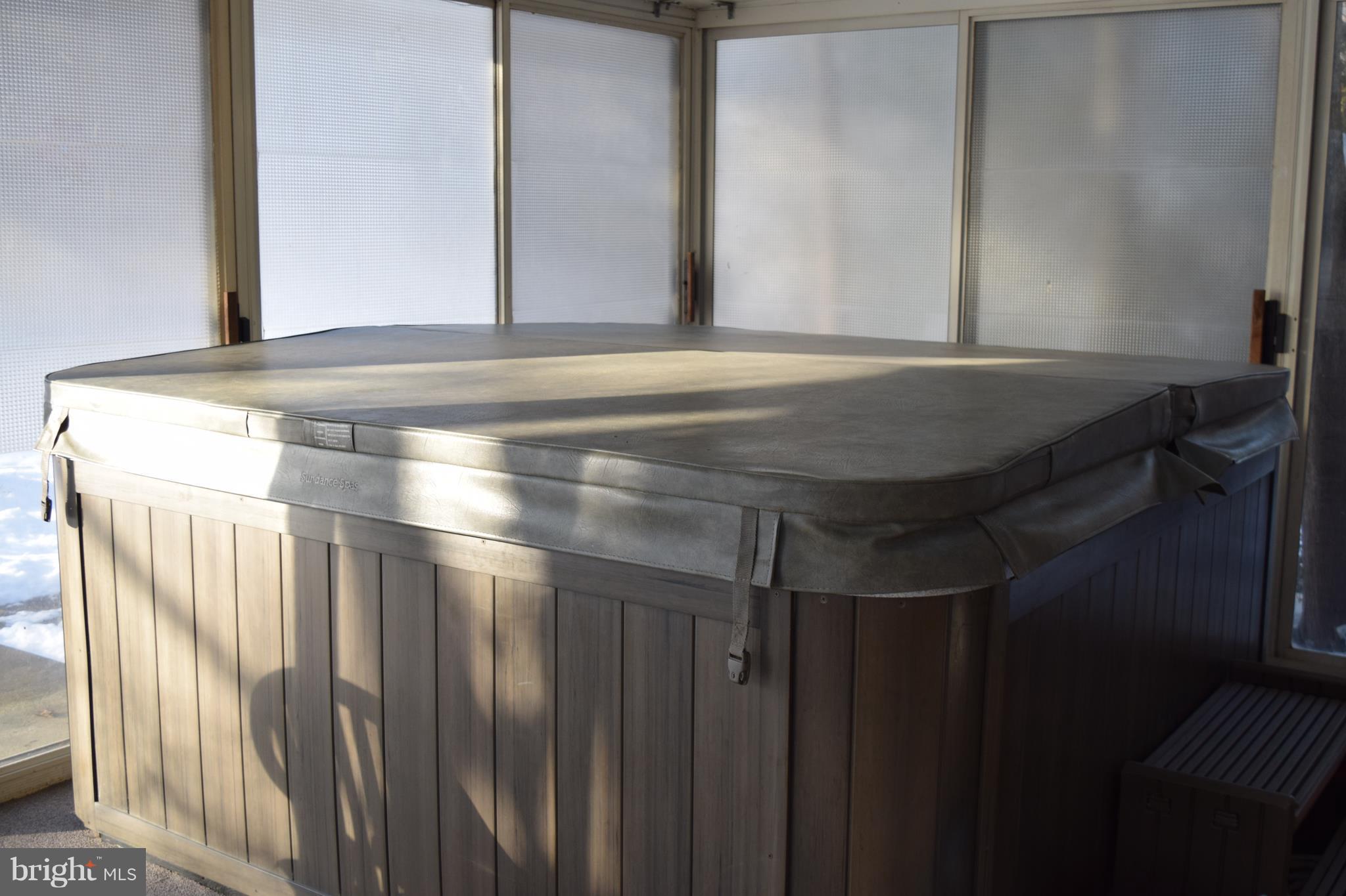 NEW CUT FARMS - Residential