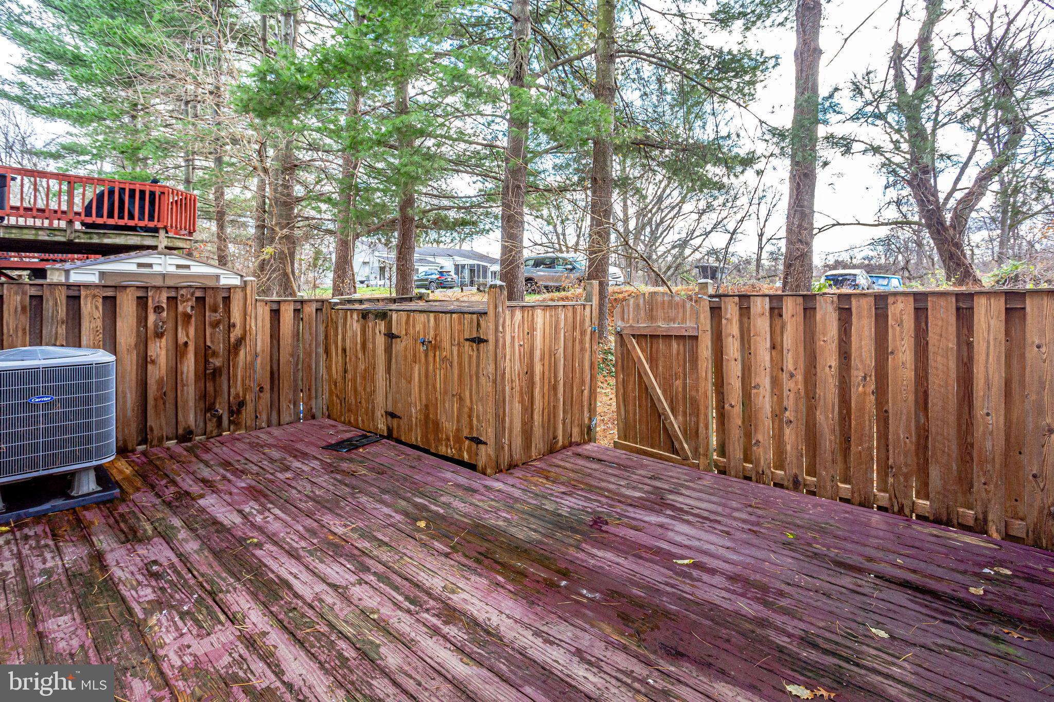 PRINCETON SQUARE - Residential