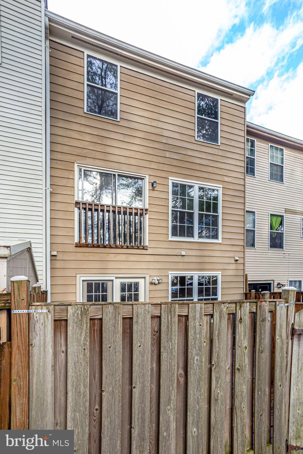 PRINCETON SQUARE - Residential