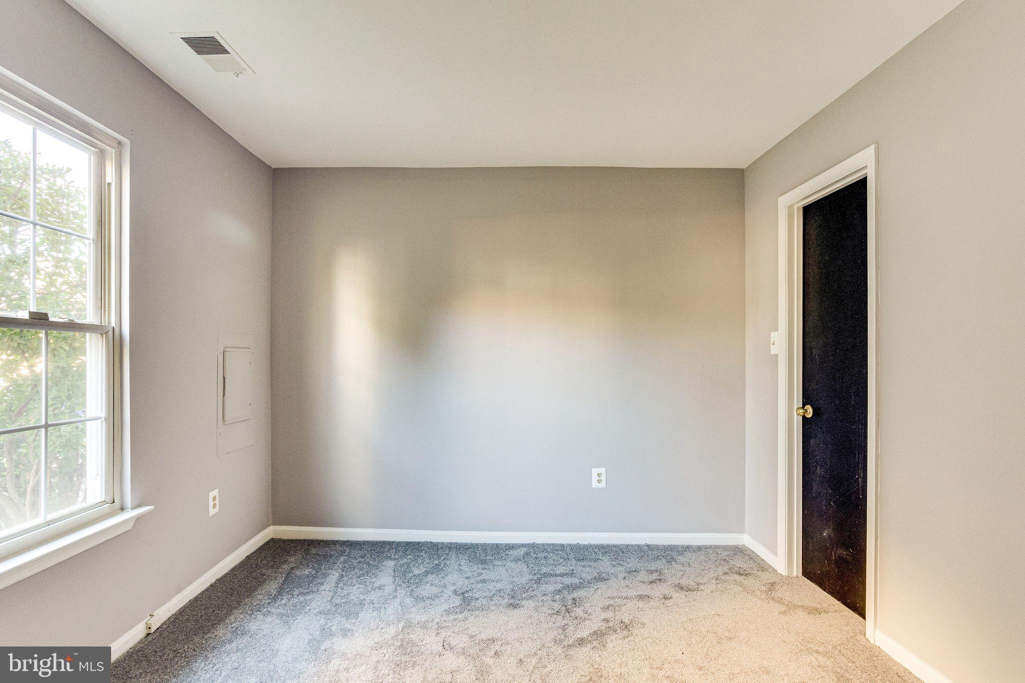 PRINCETON SQUARE - Residential