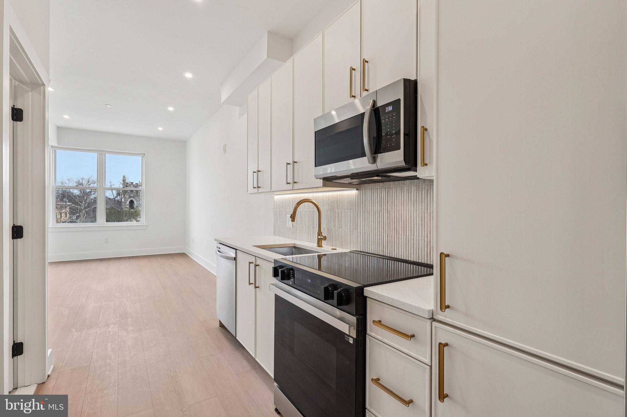 20 W ALLENS LANE 30 207