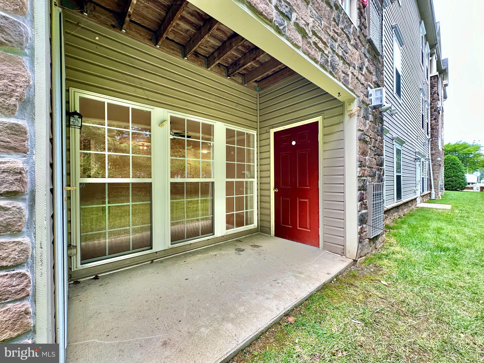 HEARTHSTONE AT VILLAGE SQUARE - Residential