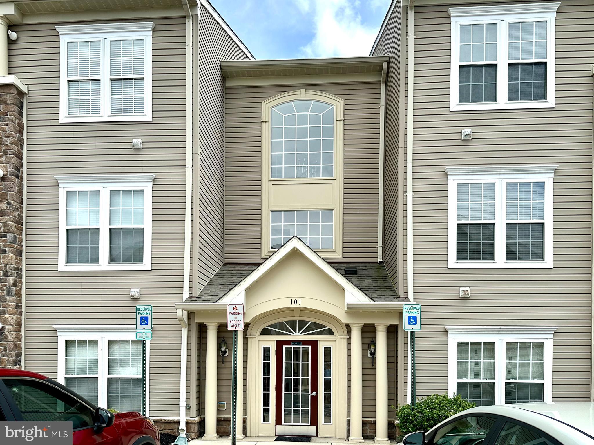 HEARTHSTONE AT VILLAGE SQUARE - Residential