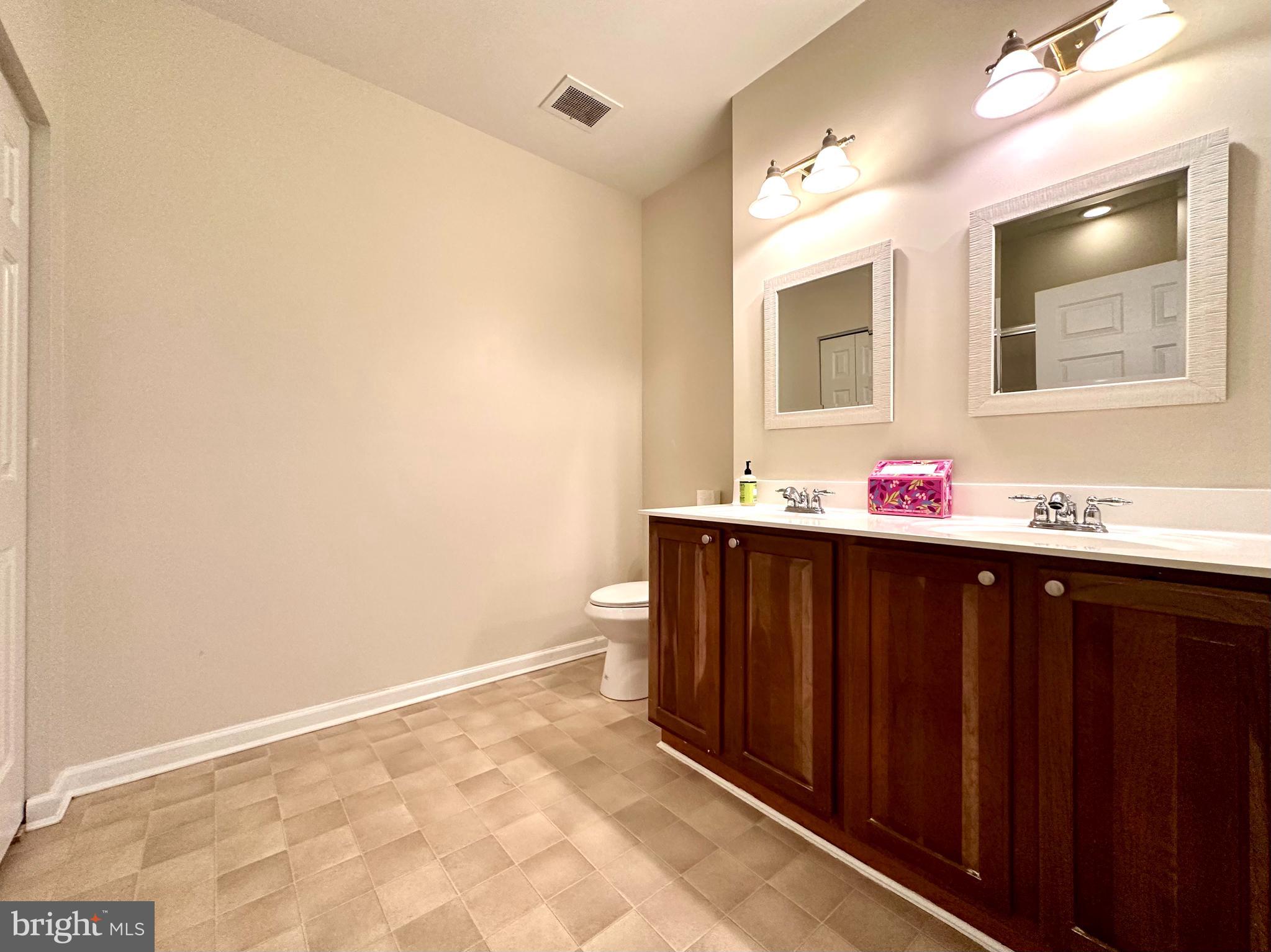 HEARTHSTONE AT VILLAGE SQUARE - Residential