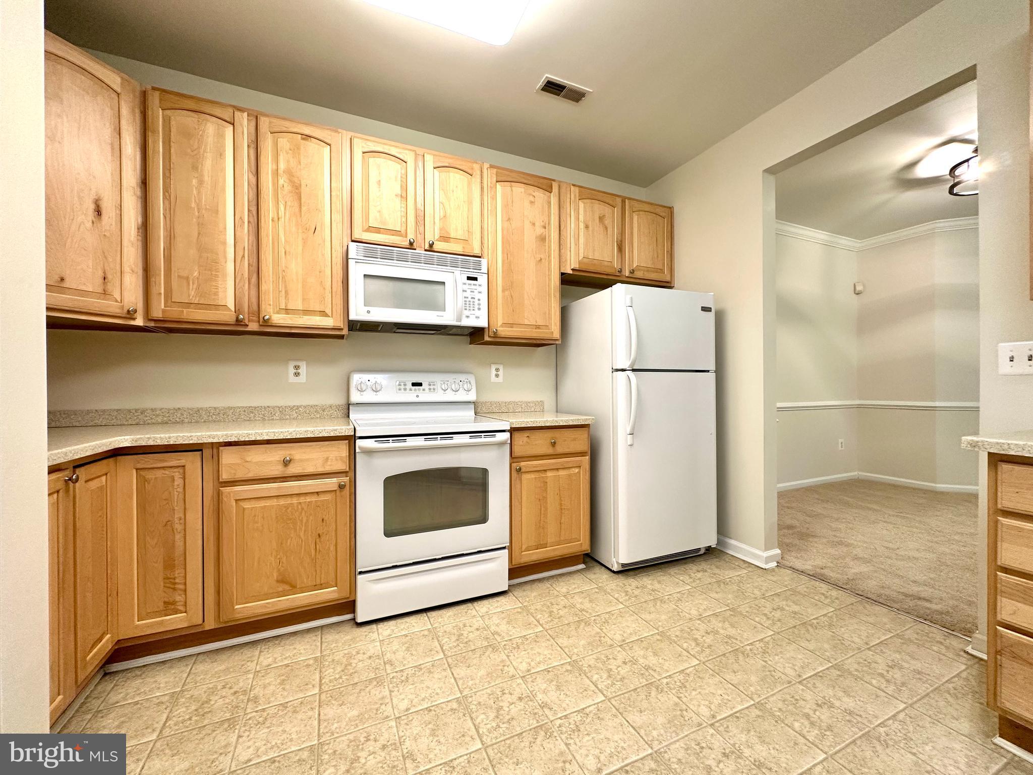 HEARTHSTONE AT VILLAGE SQUARE - Residential