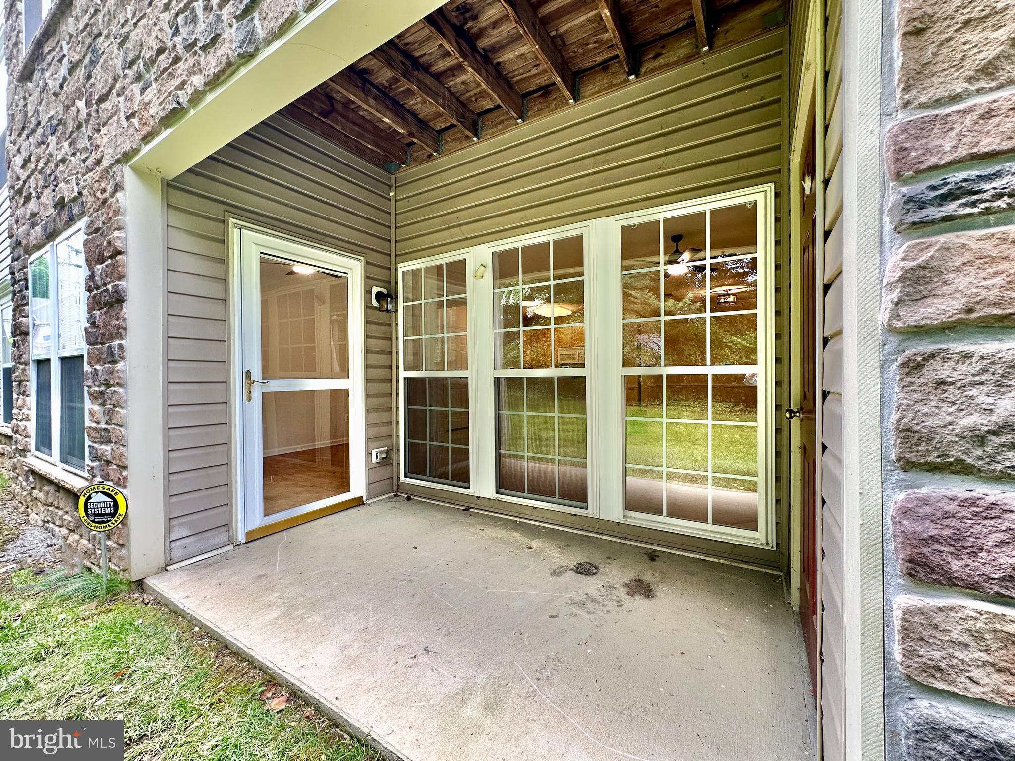 HEARTHSTONE AT VILLAGE SQUARE - Residential