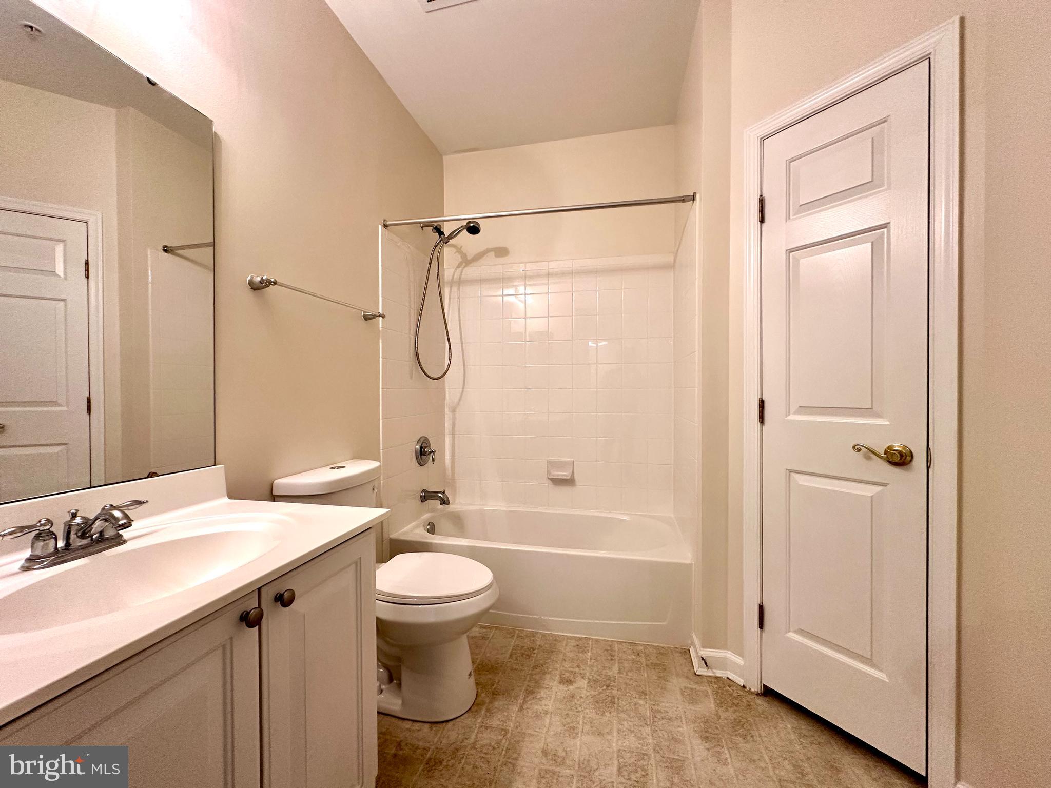 HEARTHSTONE AT VILLAGE SQUARE - Residential