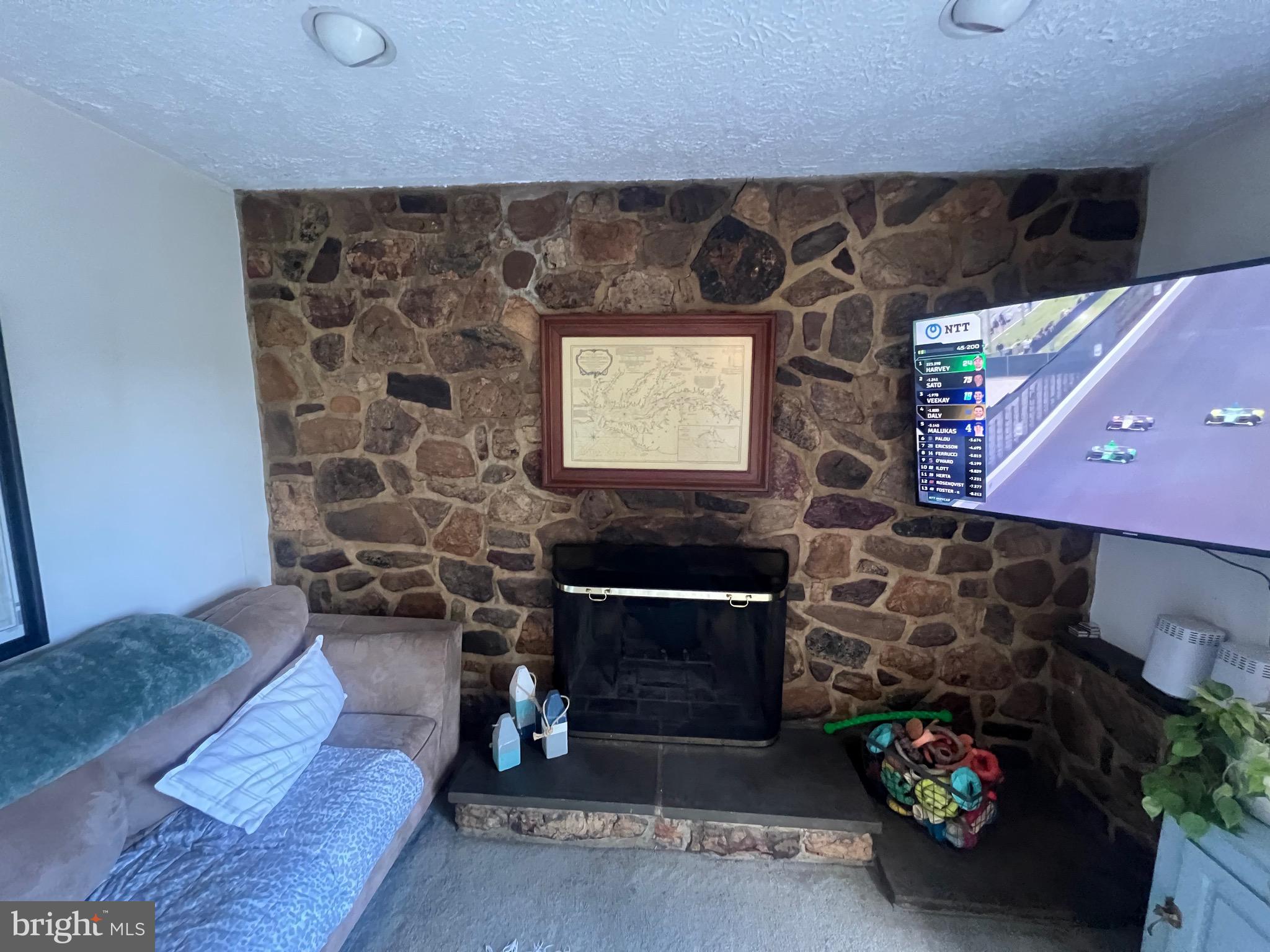 732 MALLARD DRIVE
