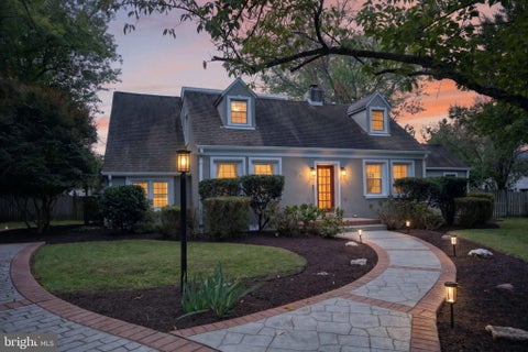 Photo of 3709 Colonial Avenue, ALEXANDRIA, VA 22309 (MLS # VAFX2344606)