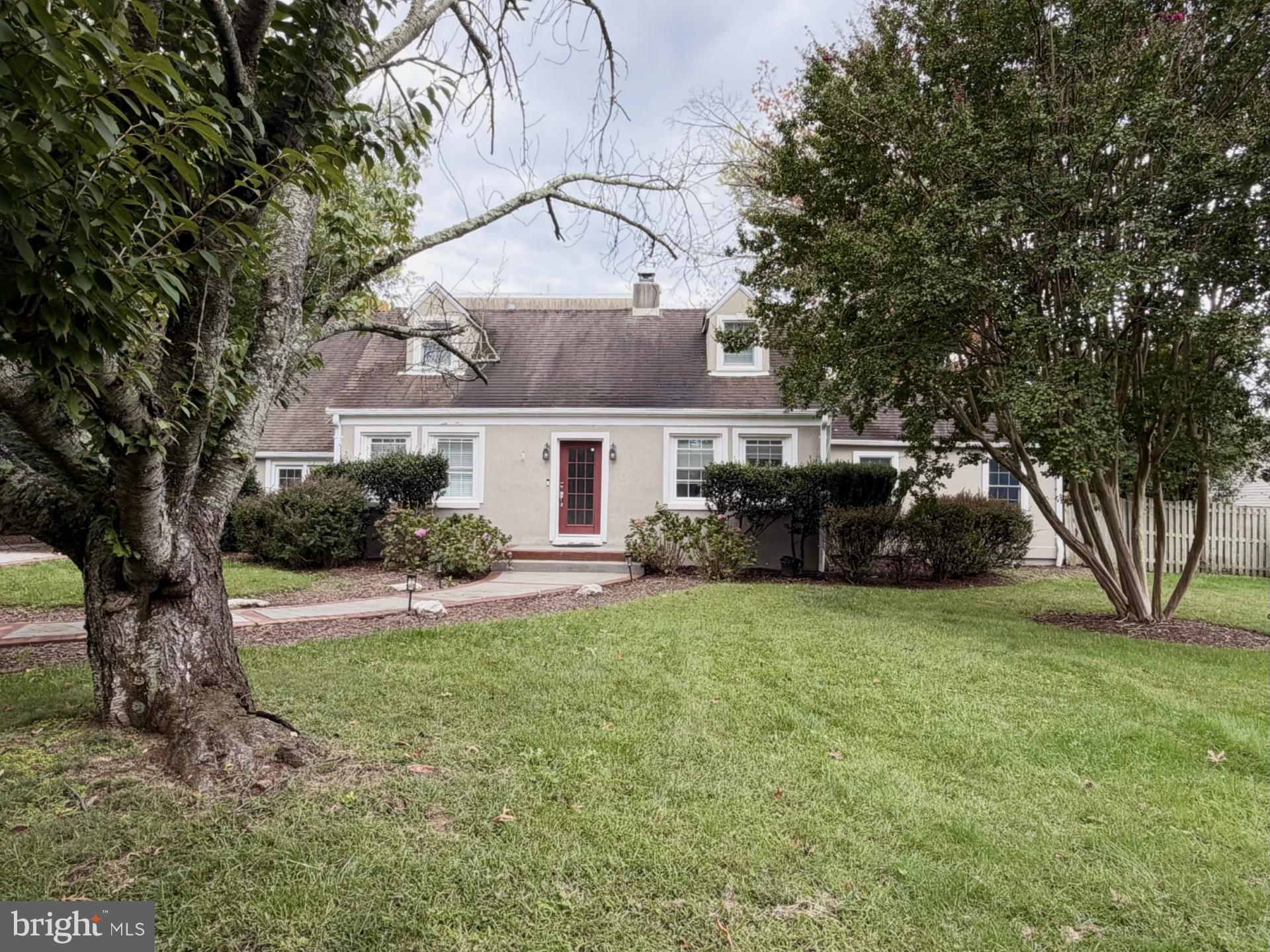 3709 COLONIAL AVENUE