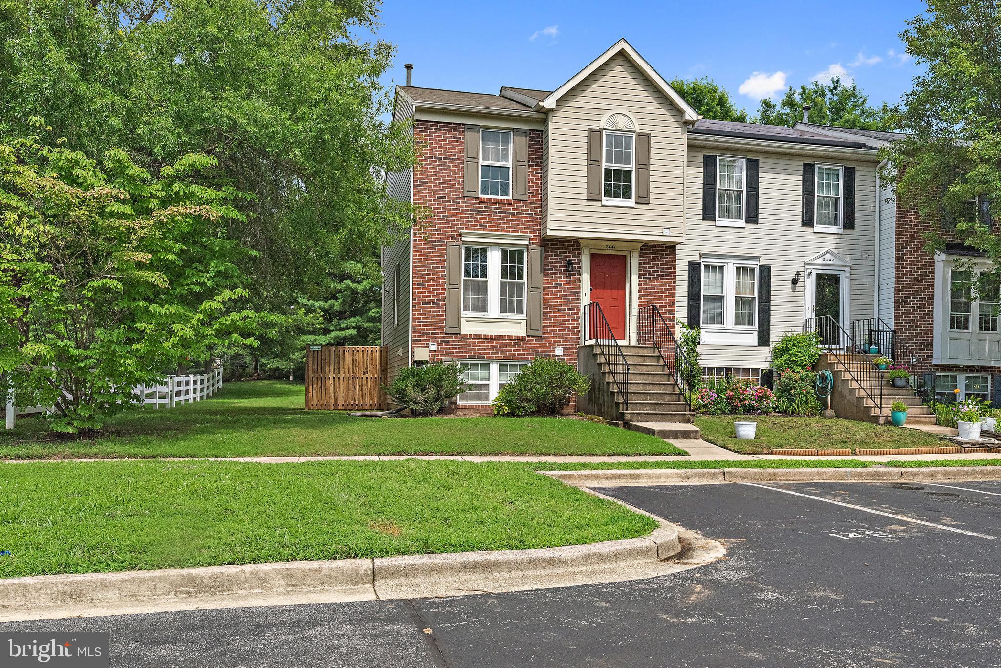 2441 BOLTON LANE