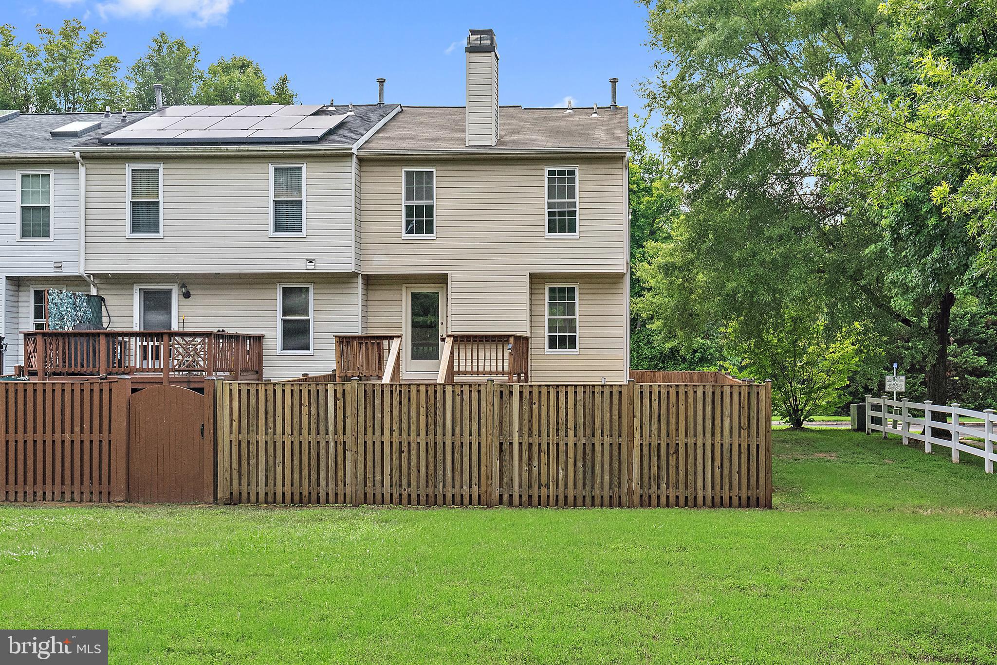 2441 BOLTON LANE
