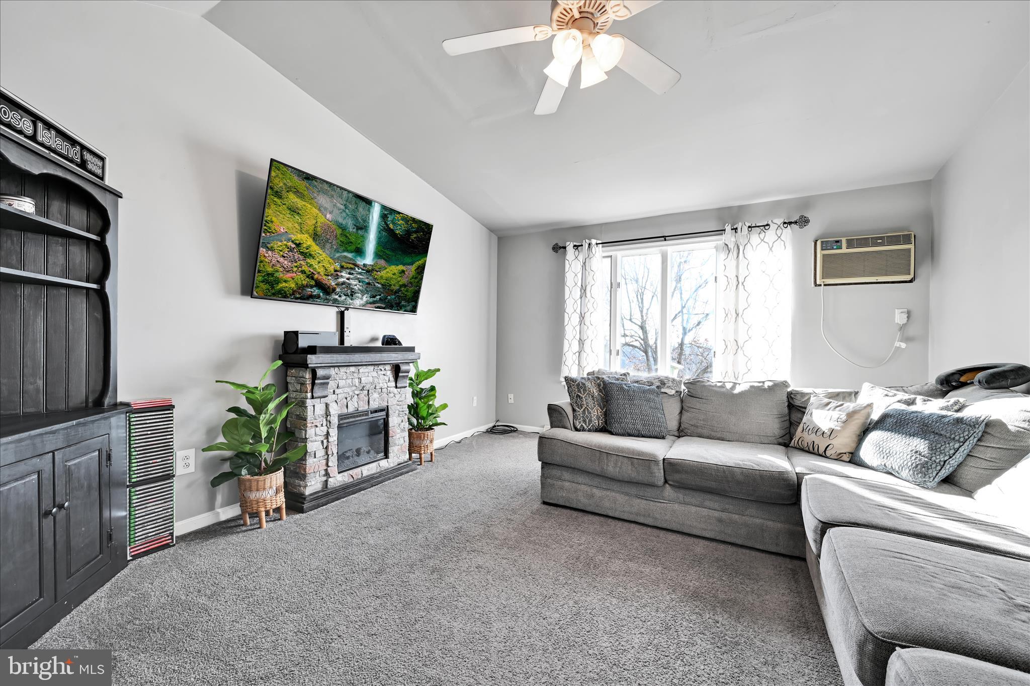 NITCHKEY FIELD - Residential