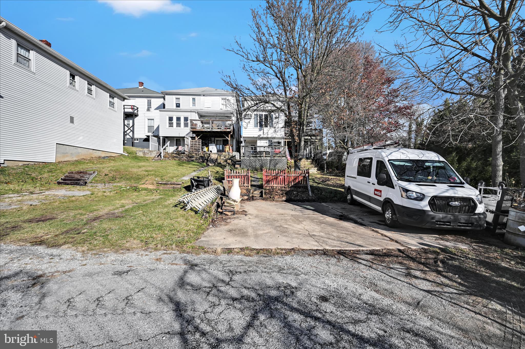 NITCHKEY FIELD - Residential