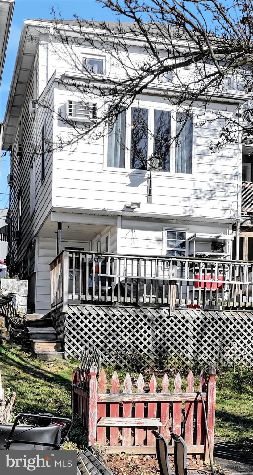 NITCHKEY FIELD - Residential