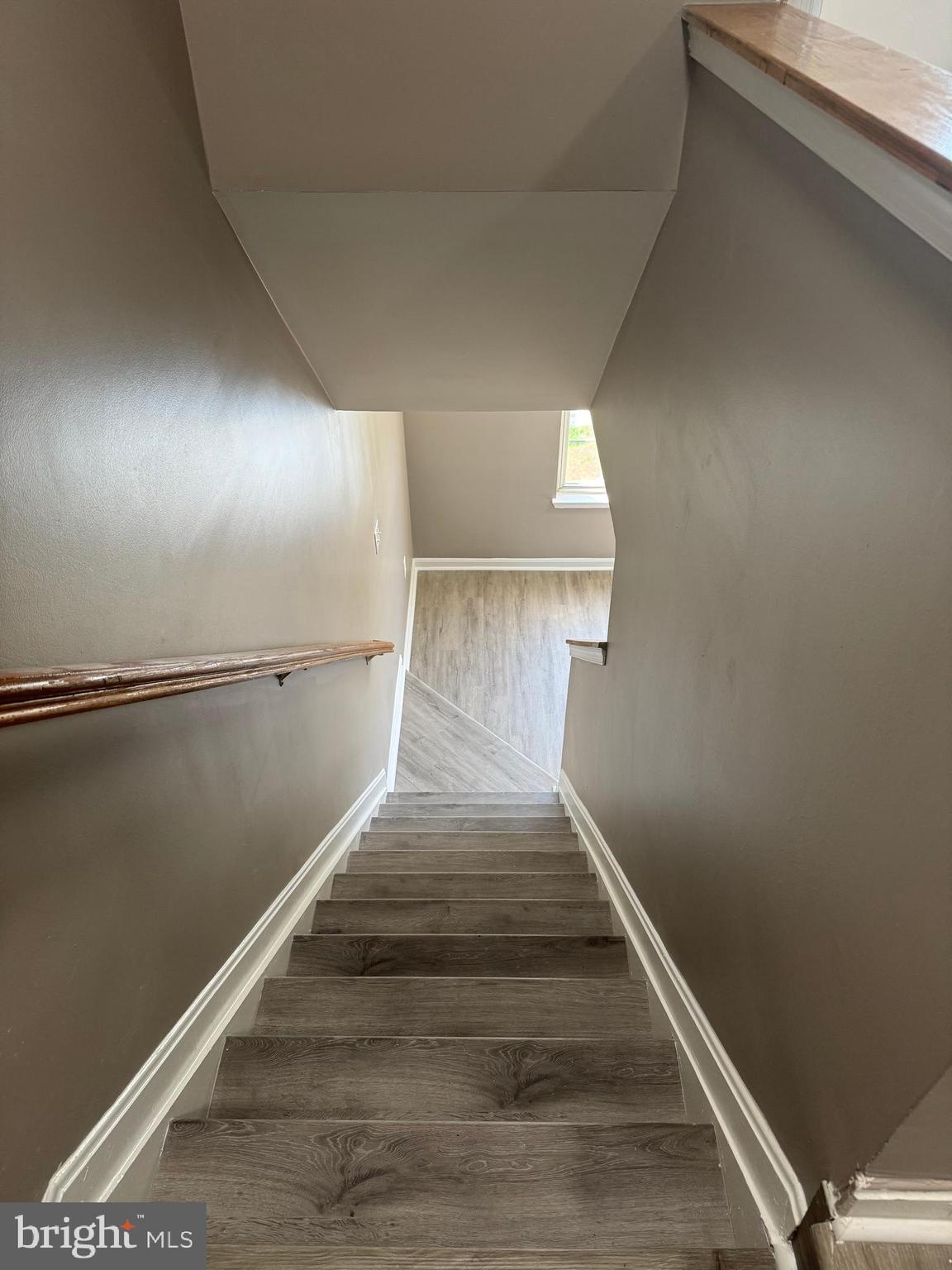 GLENARDEN TOWNS - Residential Lease