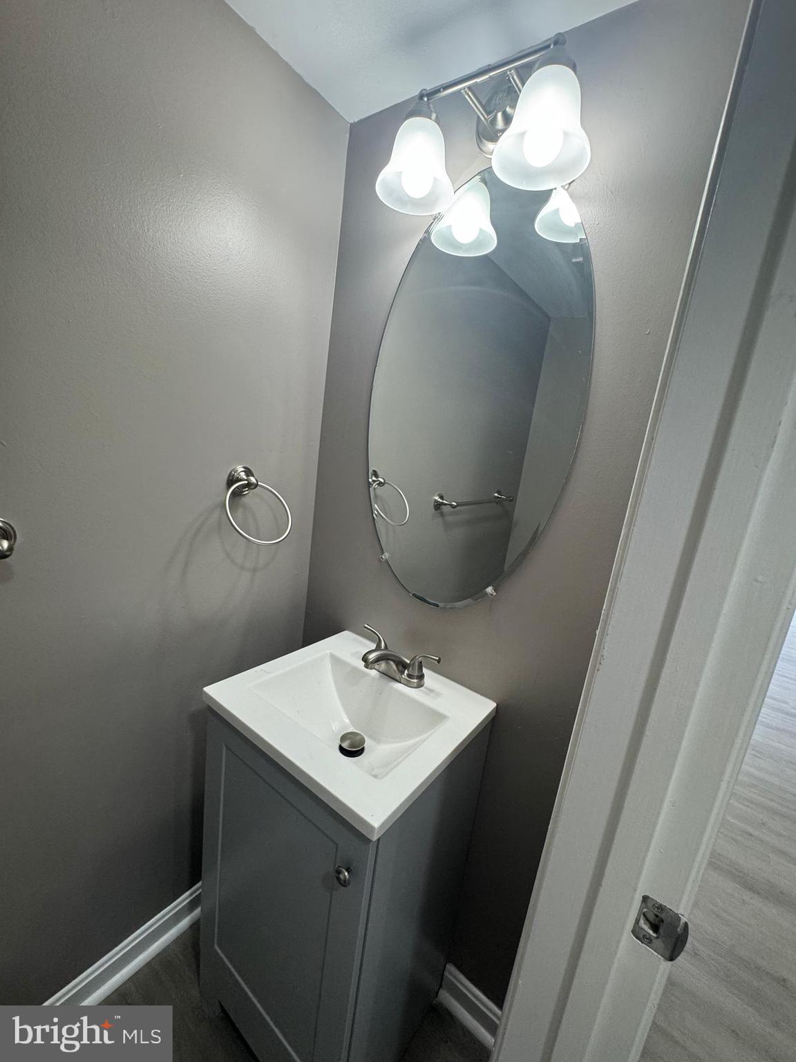 GLENARDEN TOWNS - Residential Lease