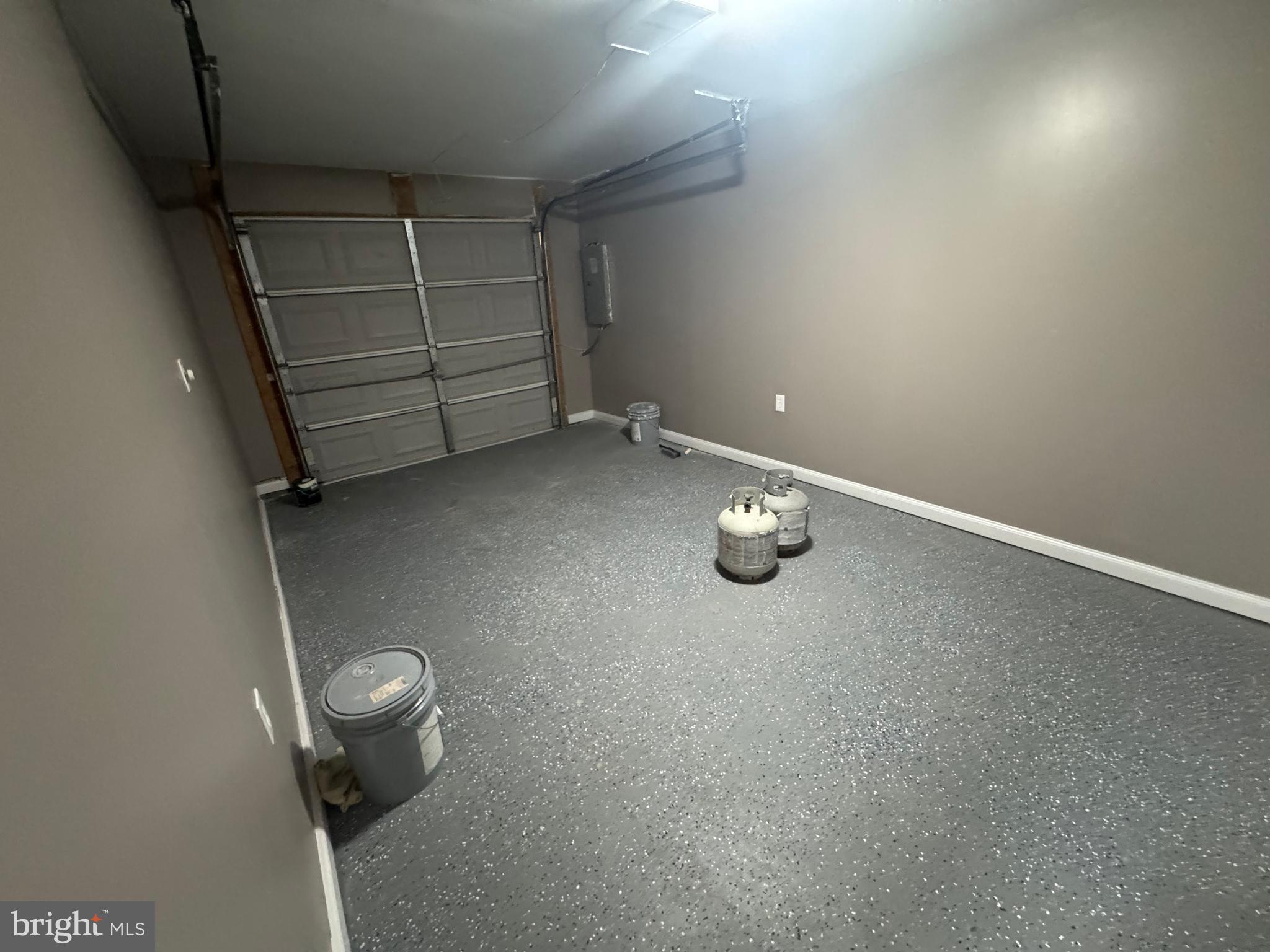 GLENARDEN TOWNS - Residential Lease