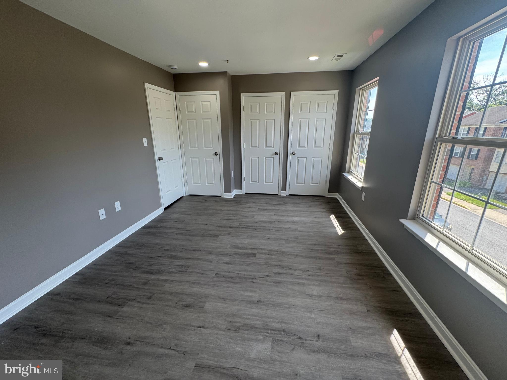 GLENARDEN TOWNS - Residential Lease