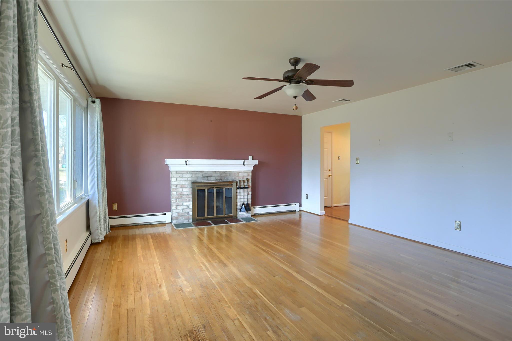 COUNTRY CLUB PARK - Residential