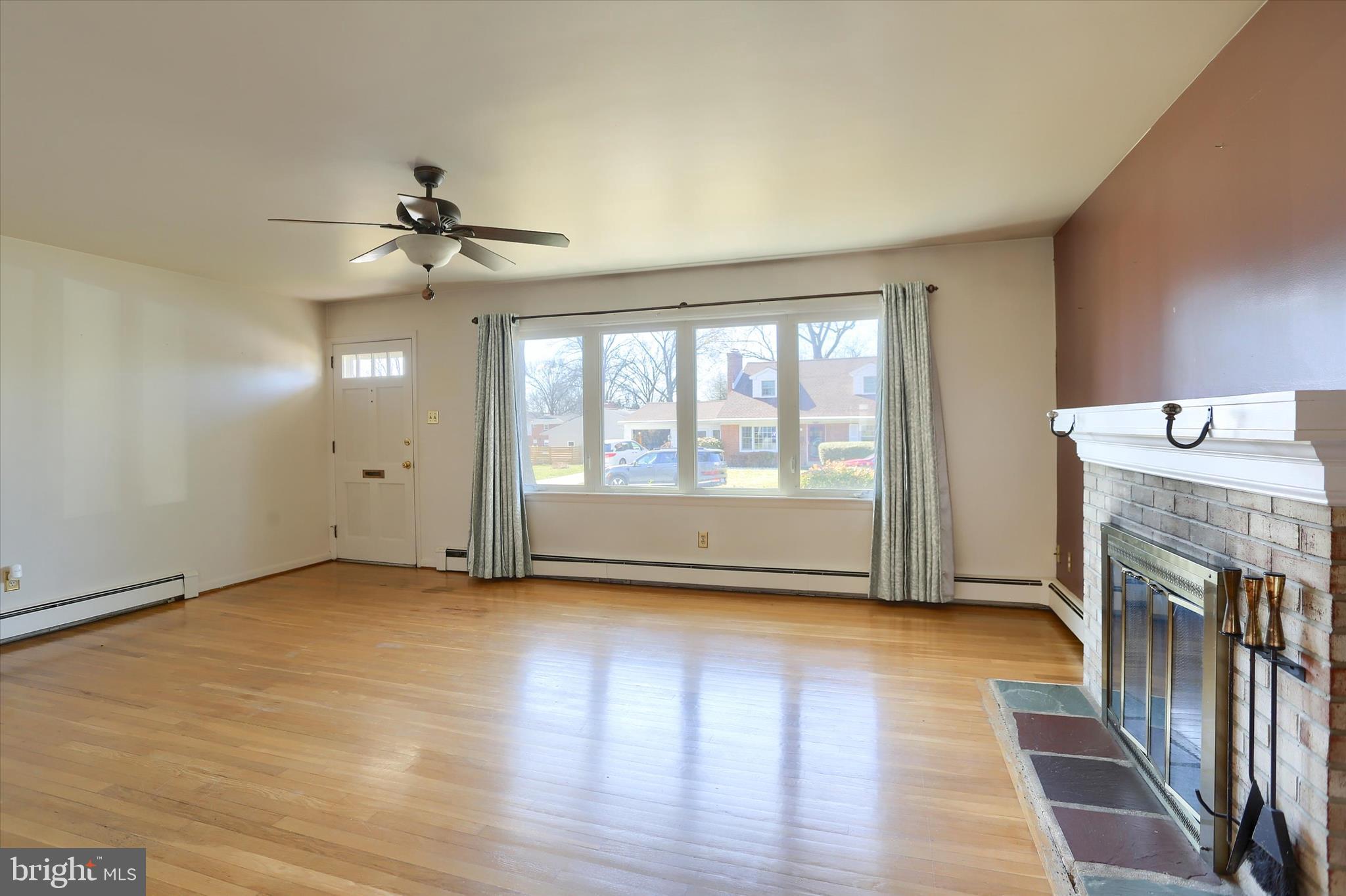 COUNTRY CLUB PARK - Residential