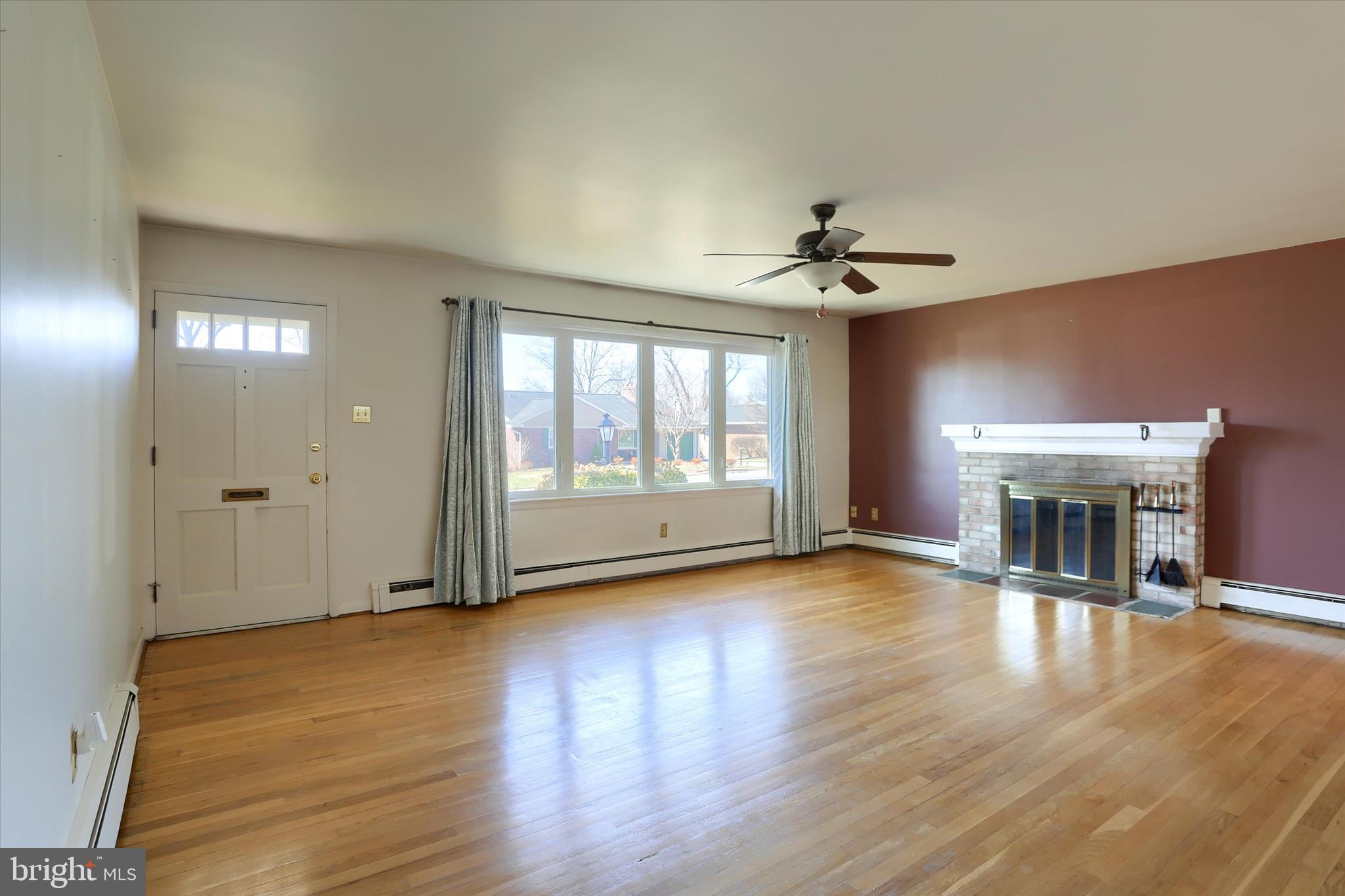 COUNTRY CLUB PARK - Residential