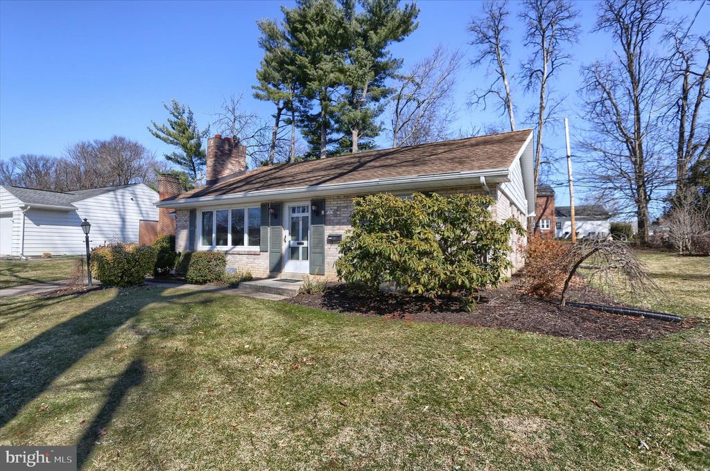 Photo of 5 Round Hill Road, CAMP HILL, PA 17011 (MLS # PACB2051368)