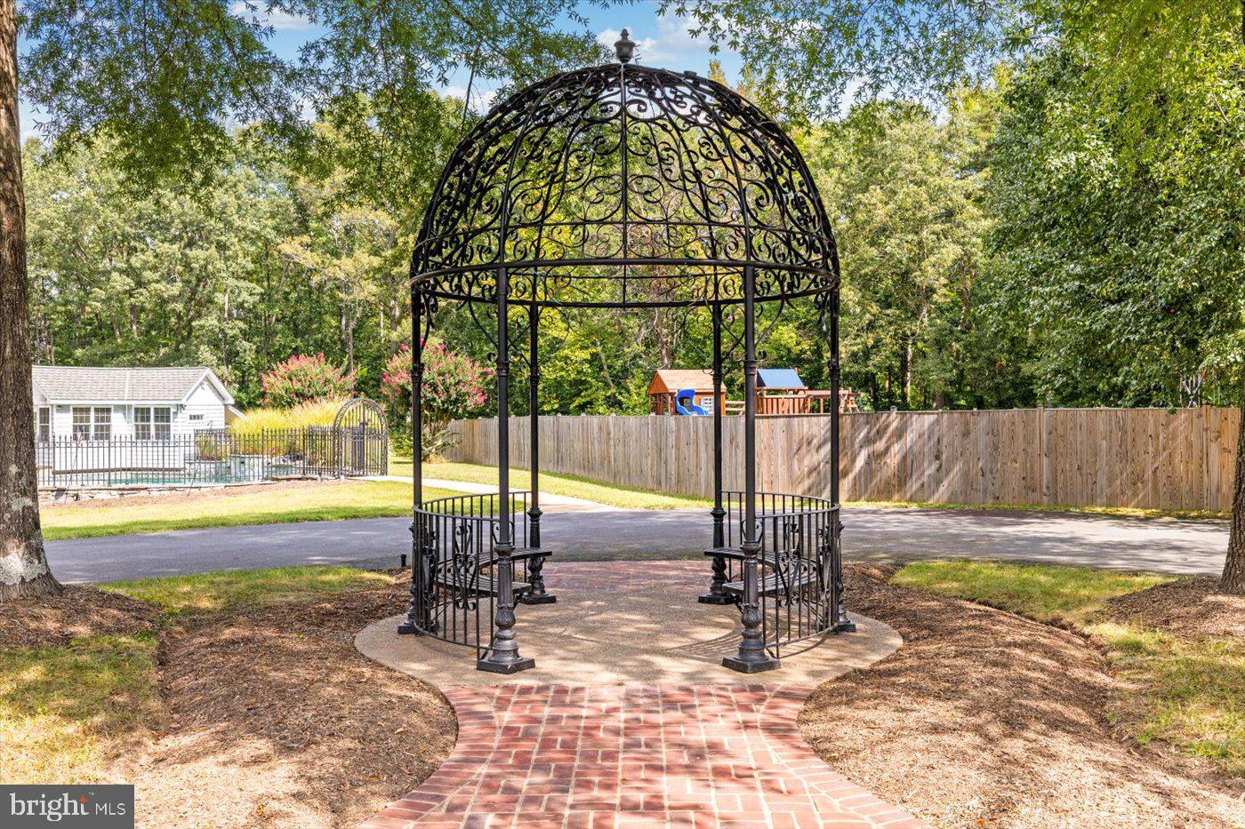 EDGERTON - Commercial Sale