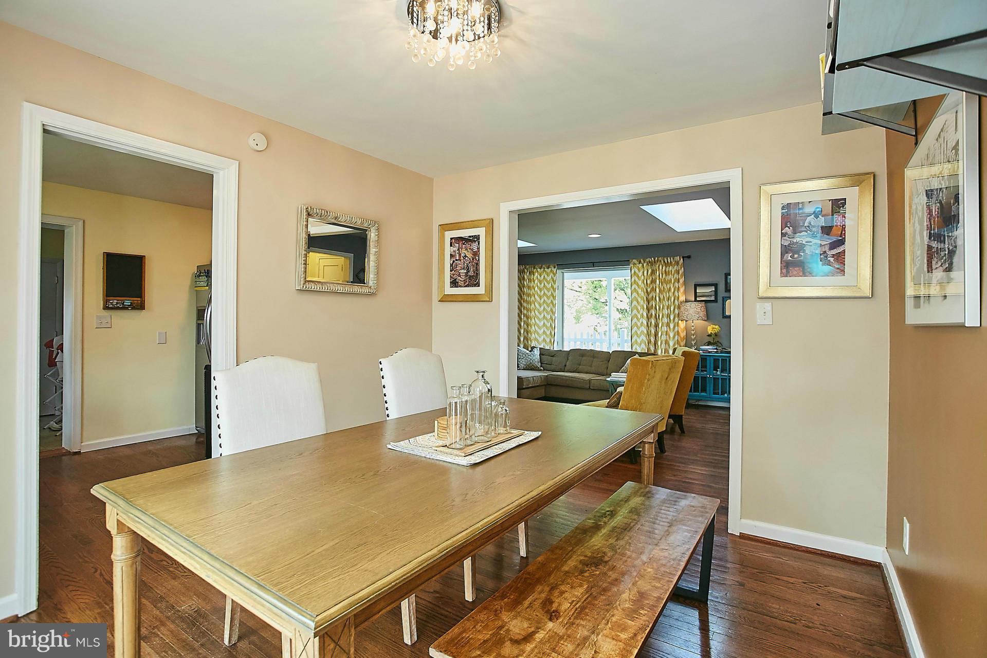 BURNT MILLS GAR-VILL - Residential