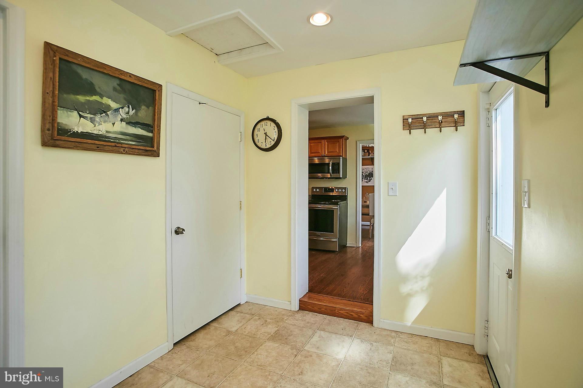 BURNT MILLS GAR-VILL - Residential