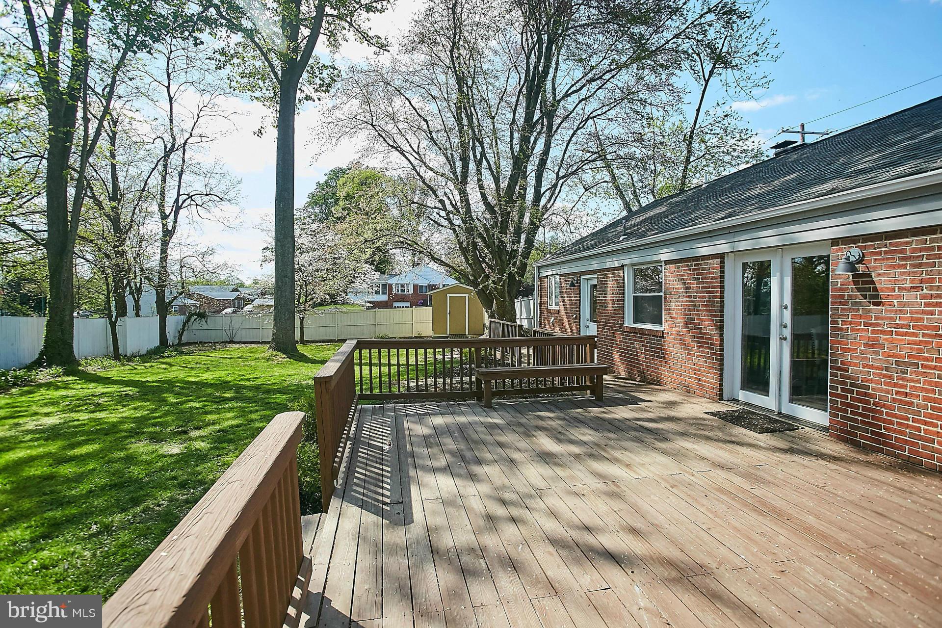 BURNT MILLS GAR-VILL - Residential