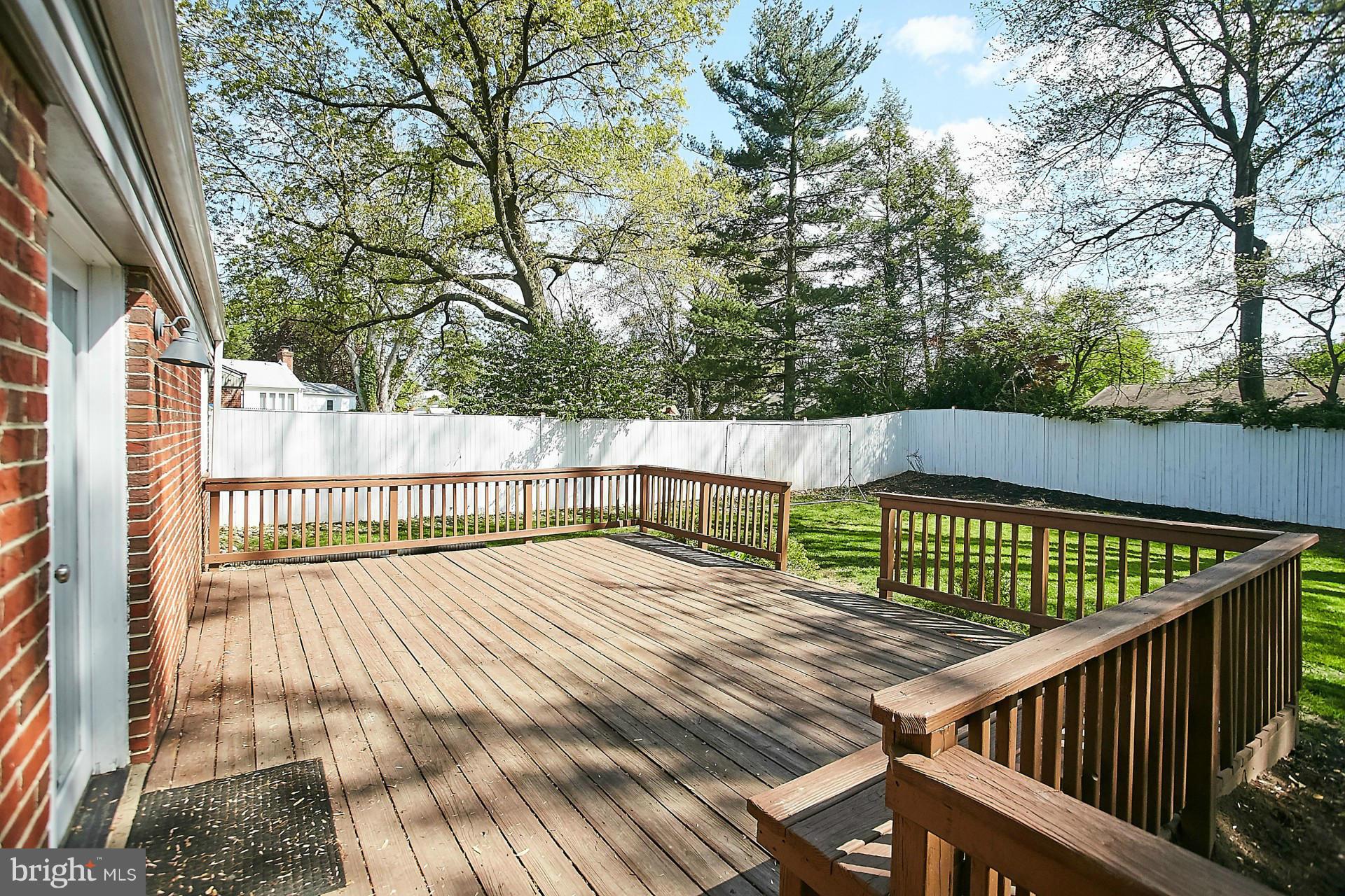 BURNT MILLS GAR-VILL - Residential