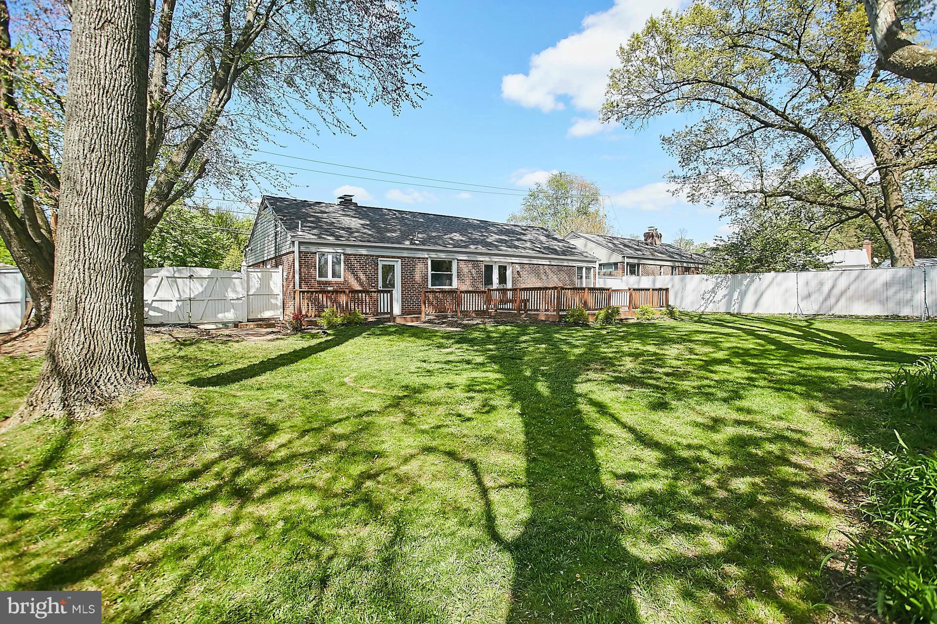 BURNT MILLS GAR-VILL - Residential