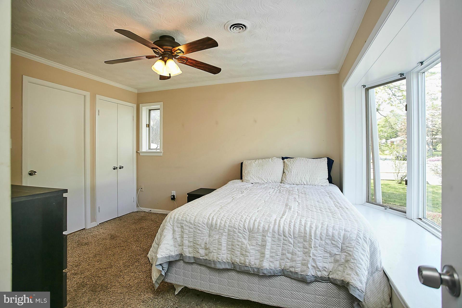 BURNT MILLS GAR-VILL - Residential