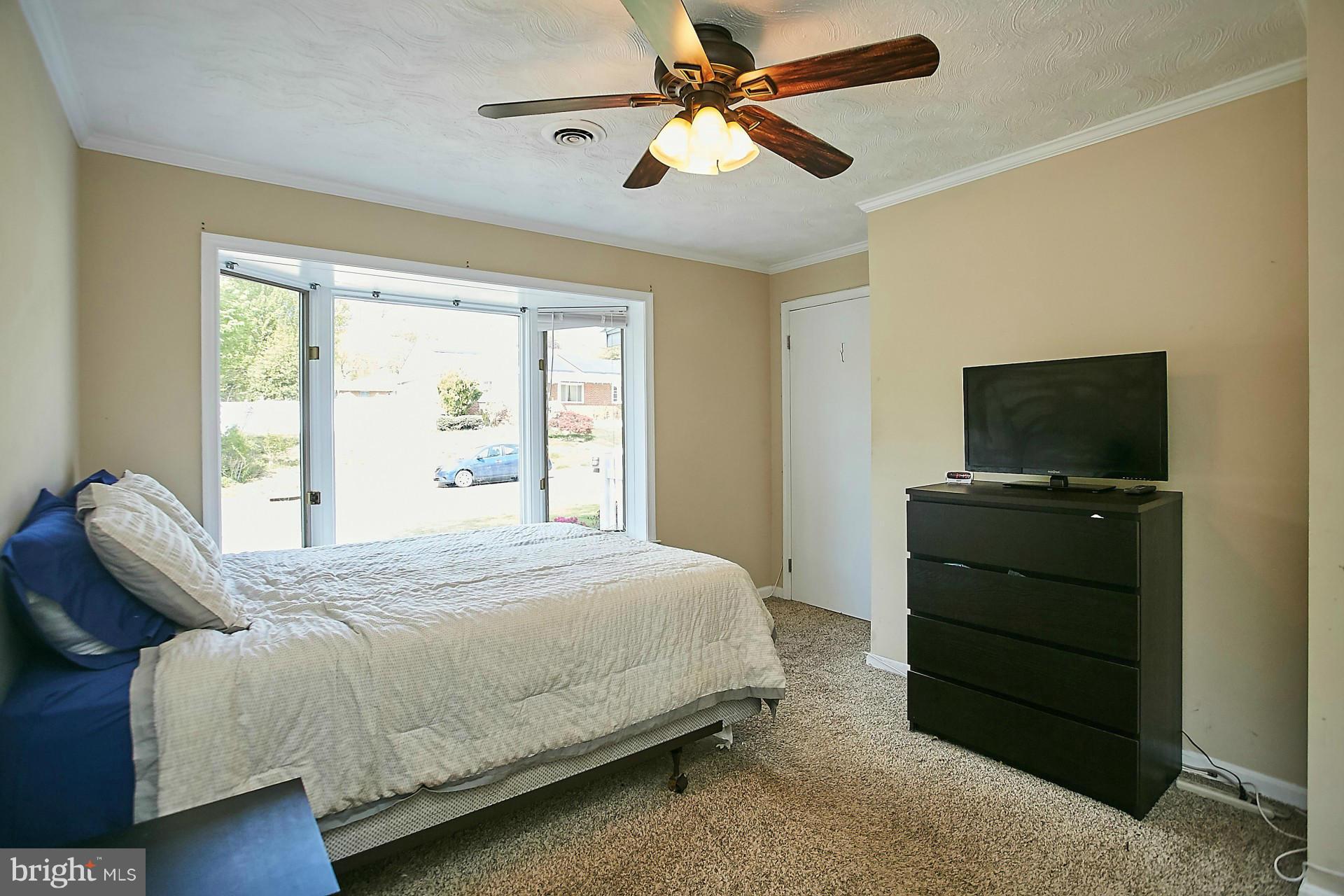 BURNT MILLS GAR-VILL - Residential