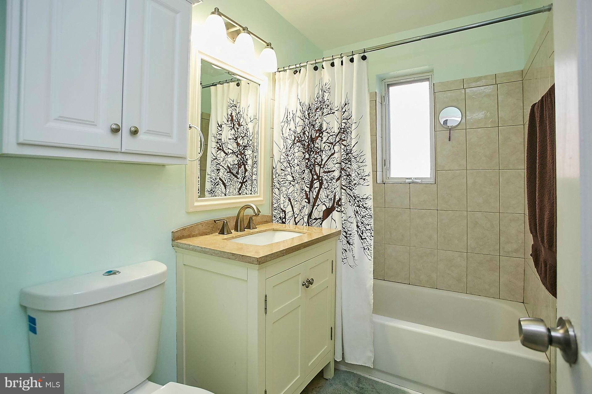 BURNT MILLS GAR-VILL - Residential