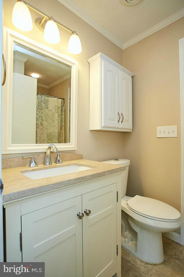 BURNT MILLS GAR-VILL - Residential