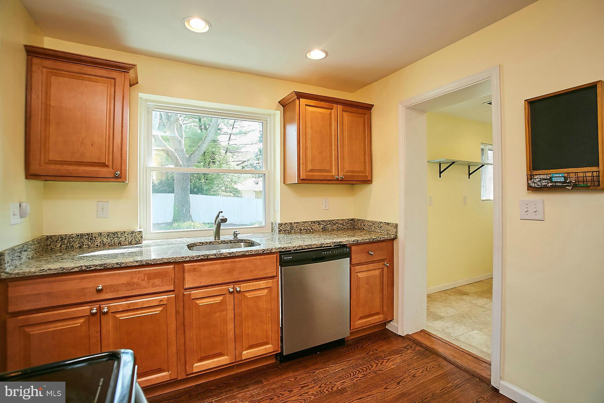 BURNT MILLS GAR-VILL - Residential