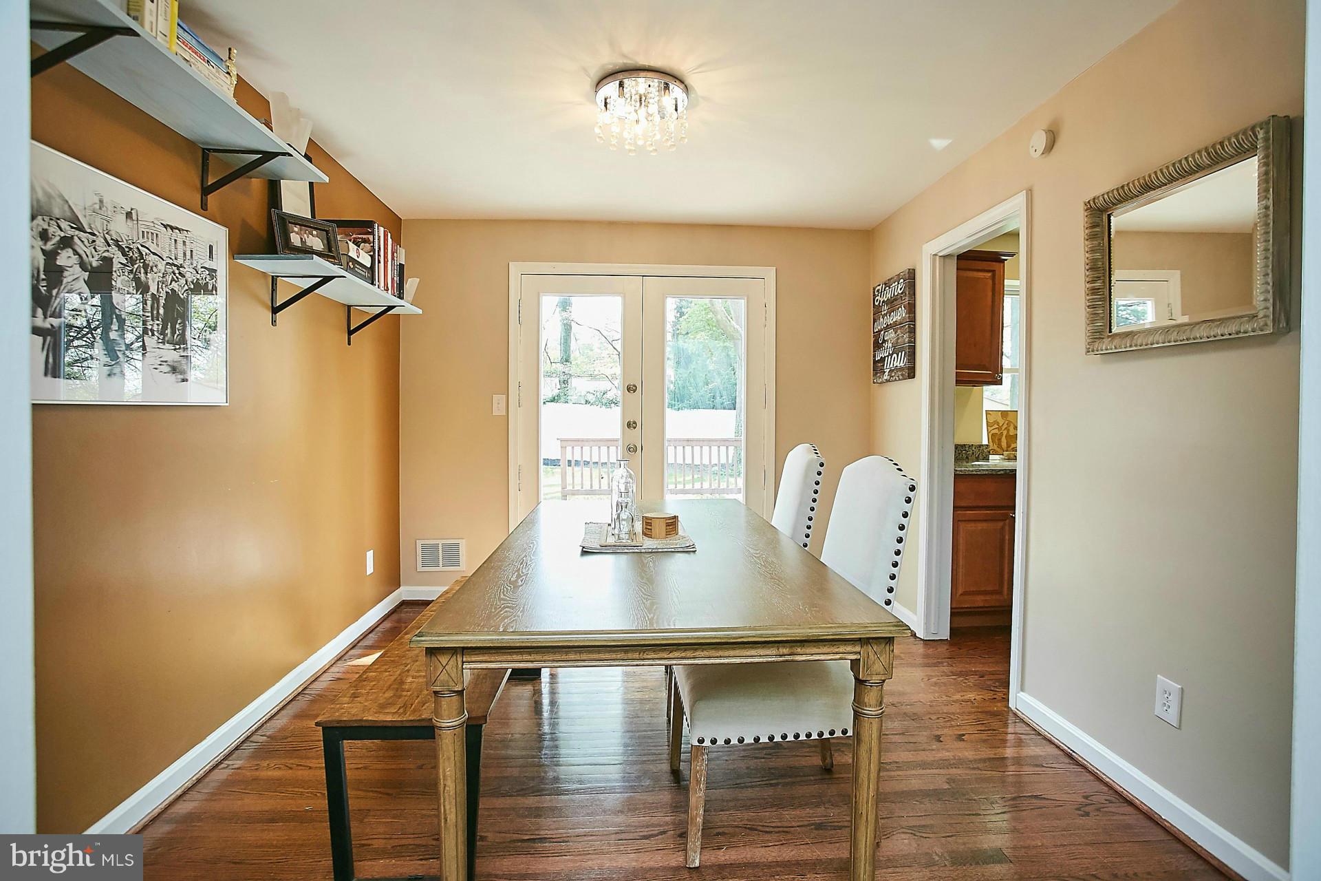 BURNT MILLS GAR-VILL - Residential