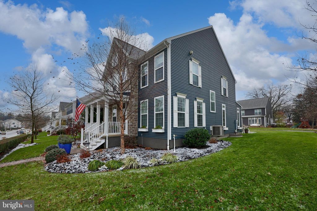 Photo of 1118 Edgemoor Court, LANCASTER, PA 17601 (MLS # PALA2080018)