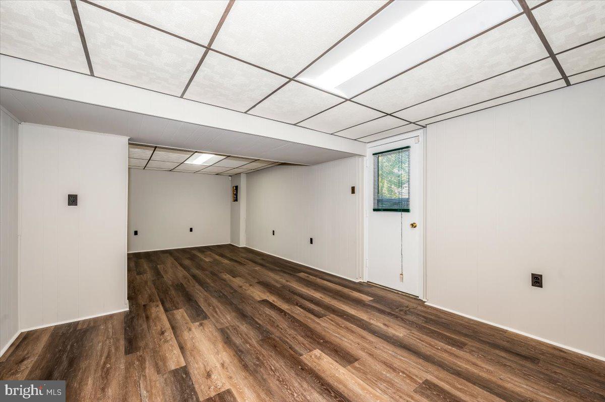 BROOKVILLE KNOLLS - Residential