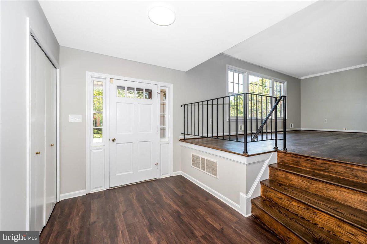 BROOKVILLE KNOLLS - Residential