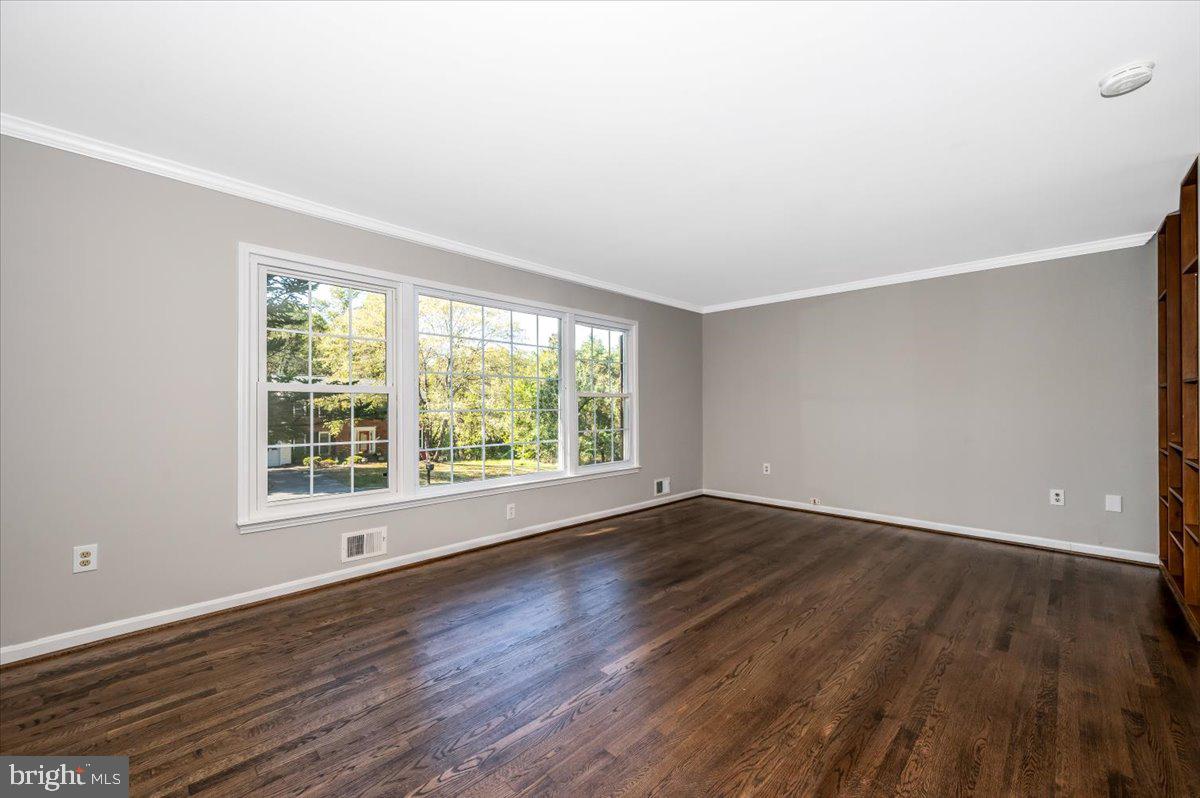 BROOKVILLE KNOLLS - Residential