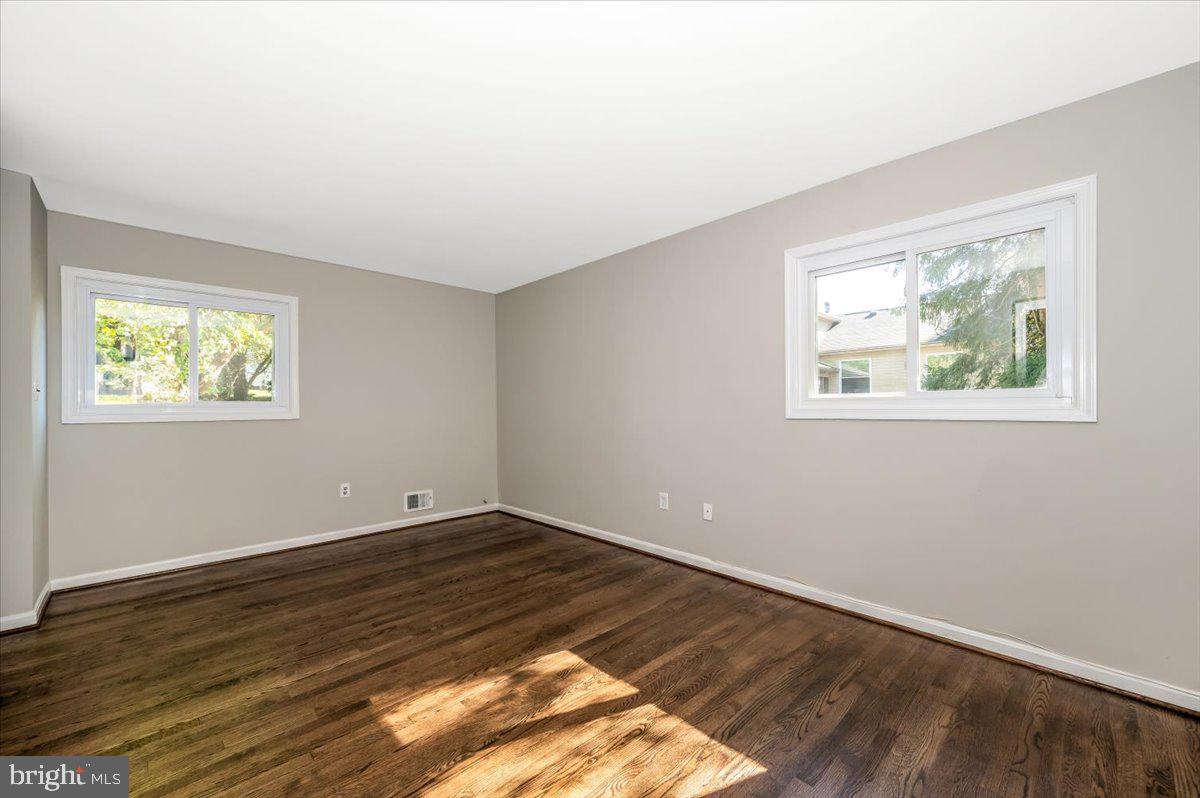 BROOKVILLE KNOLLS - Residential