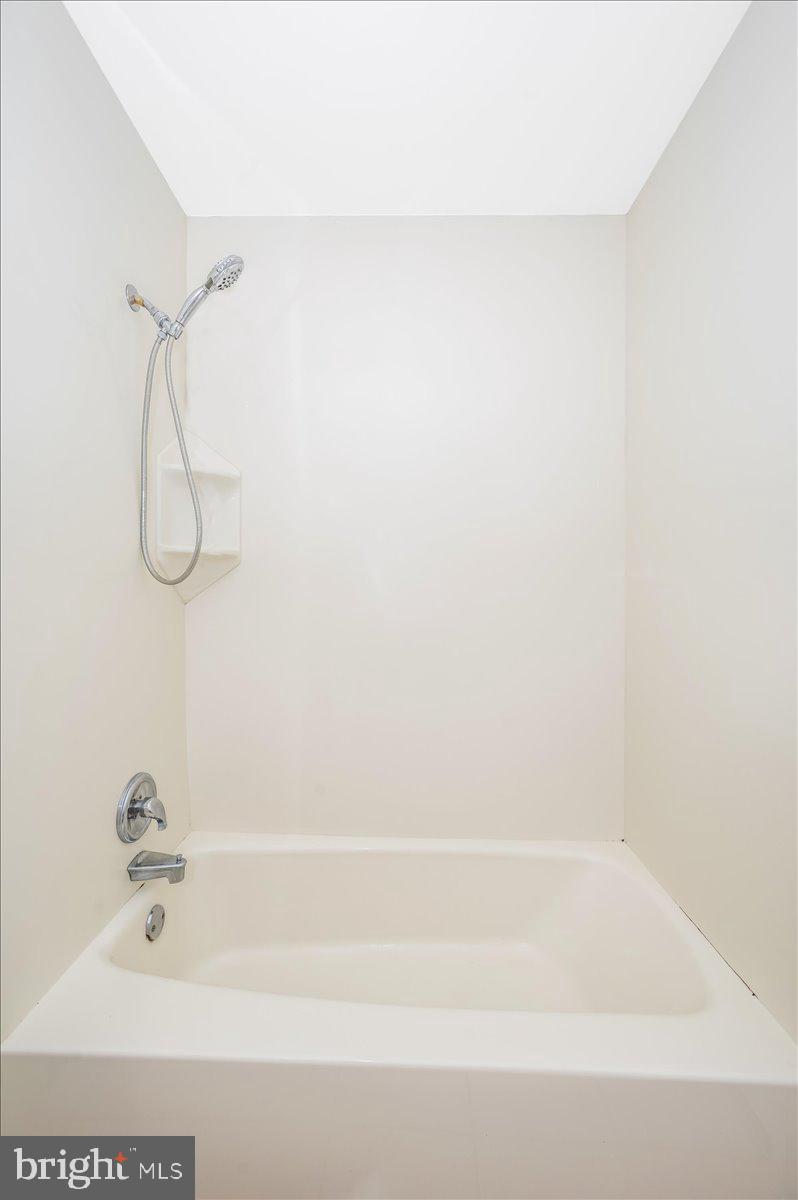 BROOKVILLE KNOLLS - Residential