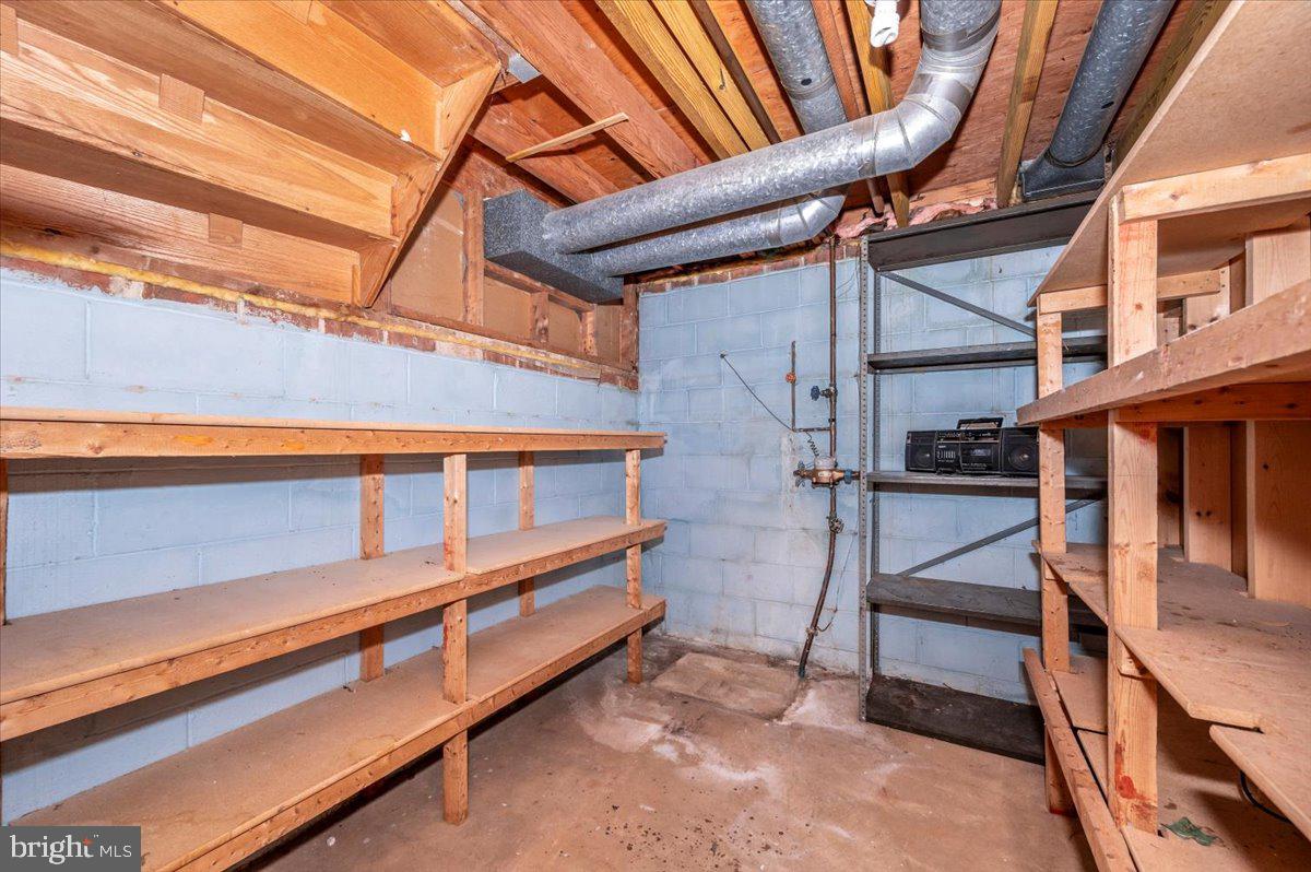 BROOKVILLE KNOLLS - Residential