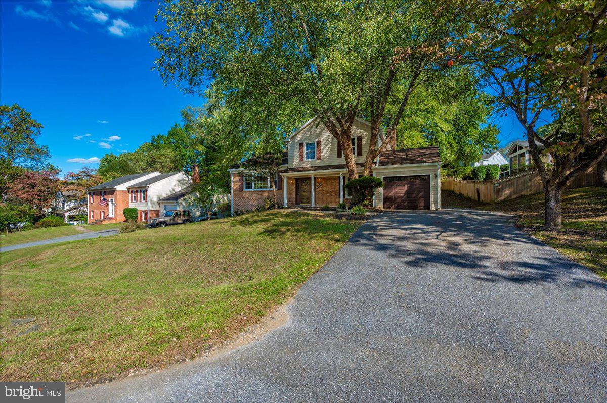 BROOKVILLE KNOLLS - Residential