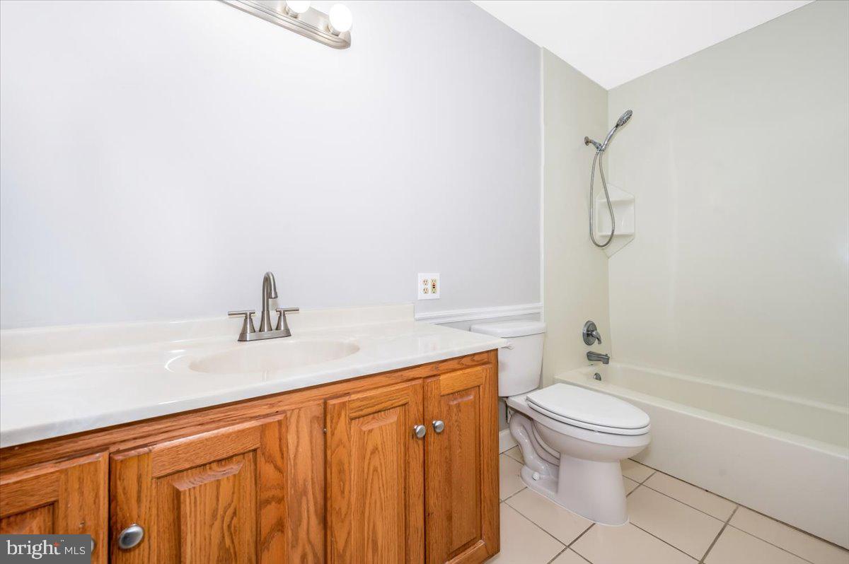 BROOKVILLE KNOLLS - Residential